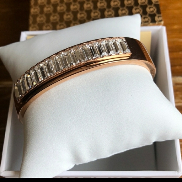 Michael Kors Rose Gold Cuff NWOT - Picture 3 of 8